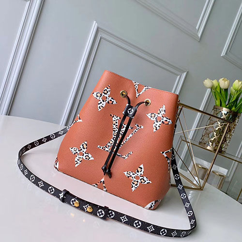 LOUIS VUITTON 루이비통 네오노에 M44717
