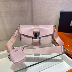 PRADA 프라다 레더 브러시드 메신저백 1BD295