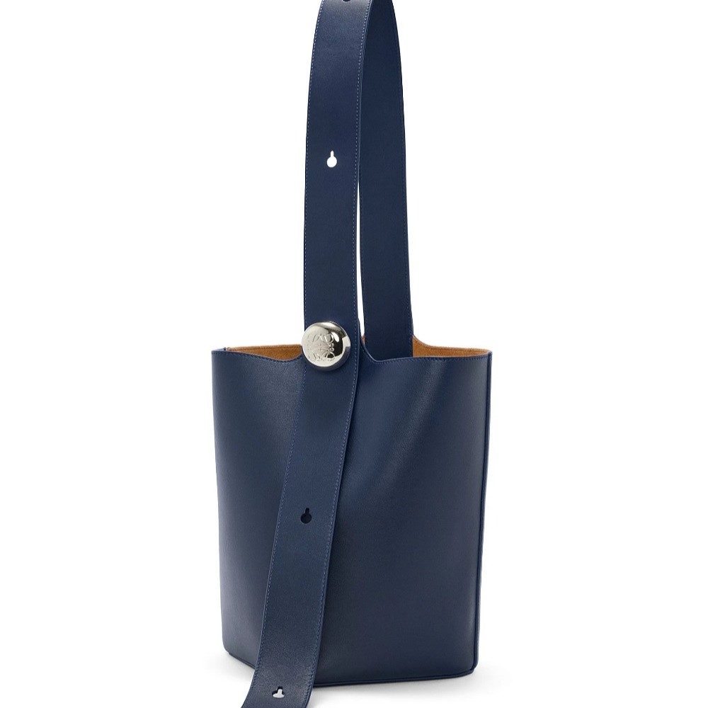 LOEWE 로에베 미디엄 페블 버킷