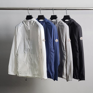 ●6월 판매 4위● MONCLER 몽클레어 로고와펜 클래식 윈드자켓
