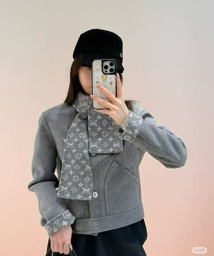 ●월간 판매 19위● LOUIS VUITTON 루이비통 스위스 니트 자켓 2COLOR