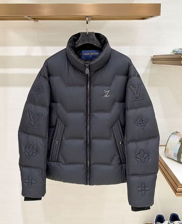 LOUIS VUITTON 루이비통 마트라세 모노그램 패딩 자켓